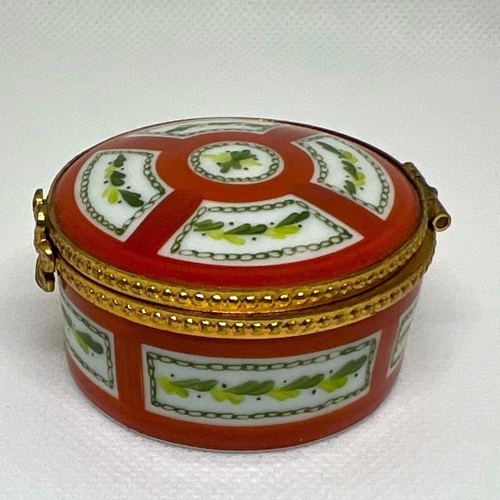 Classic Limoges Box - Picture 4 of 12
